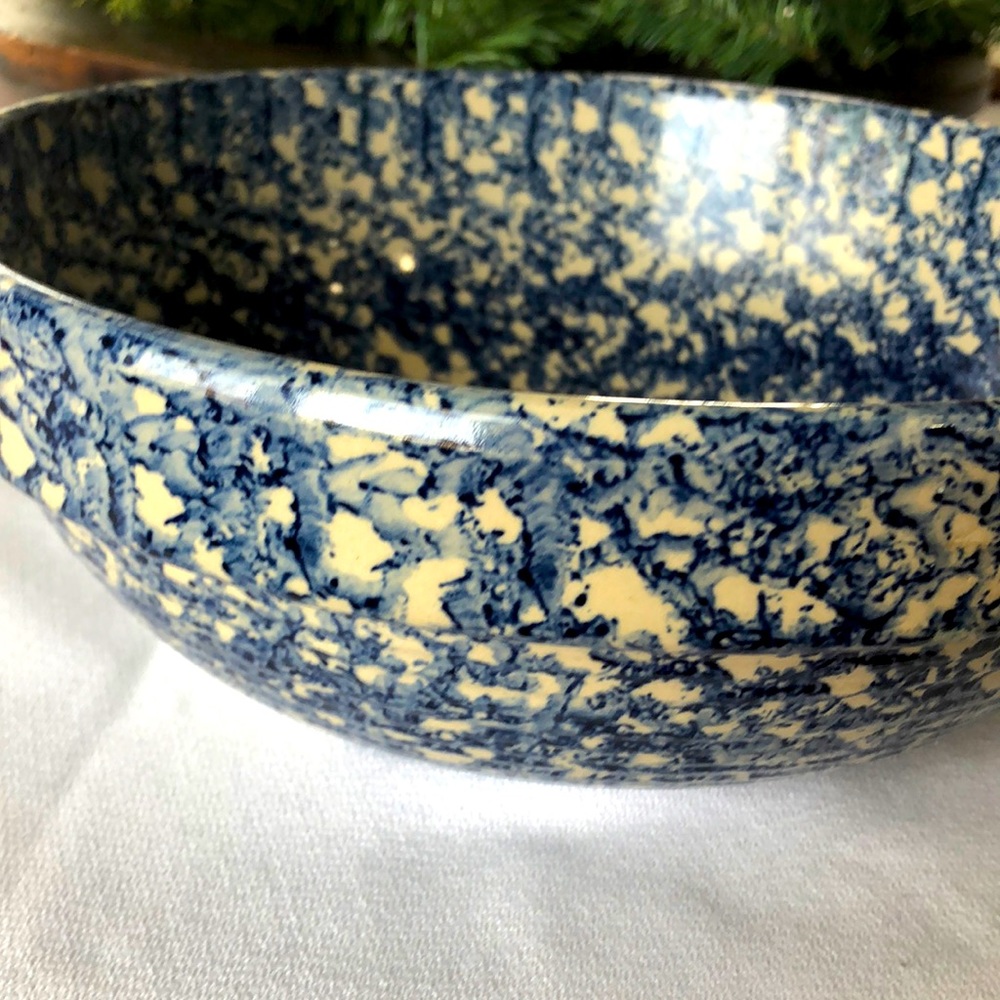 VINTAGE(? Not sure) SIGNED CERAMIC SPONGE-WARE MIXING /SALAD BOWL  EUC